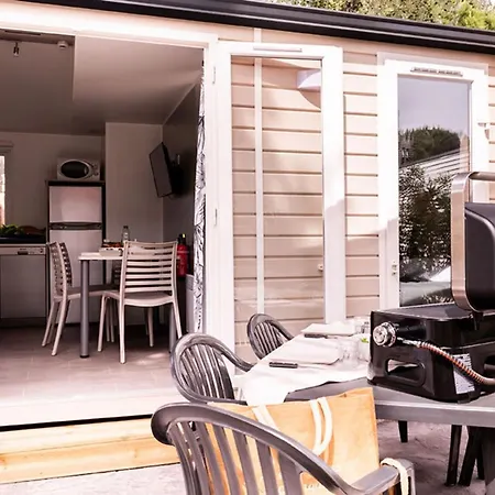 Campingplads Mobil Confortable Avec Terrasse Pour 6 Personnes - Api-1-52-827 Agde