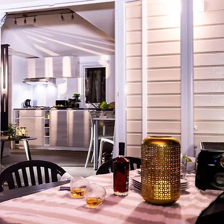 Camping Mobil Confortable Avec Terrasse Pour 6 Personnes - Api-1-52-827 Agde