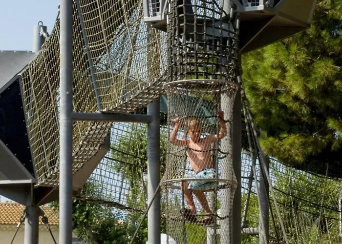 Mobil Confortable Avec Terrasse Pour 6 Personnes - Api-1-52-827