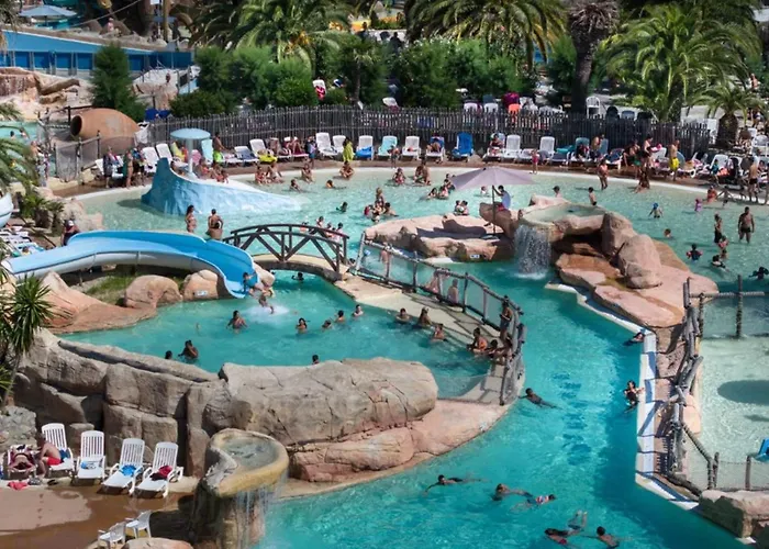 Mobil Confortable Avec Terrasse Pour 6 Personnes - Api-1-52-827 *